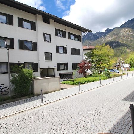 Appartement Lindenschloesschen & Schlossgarten à Garmisch-Partenkirchen Extérieur photo