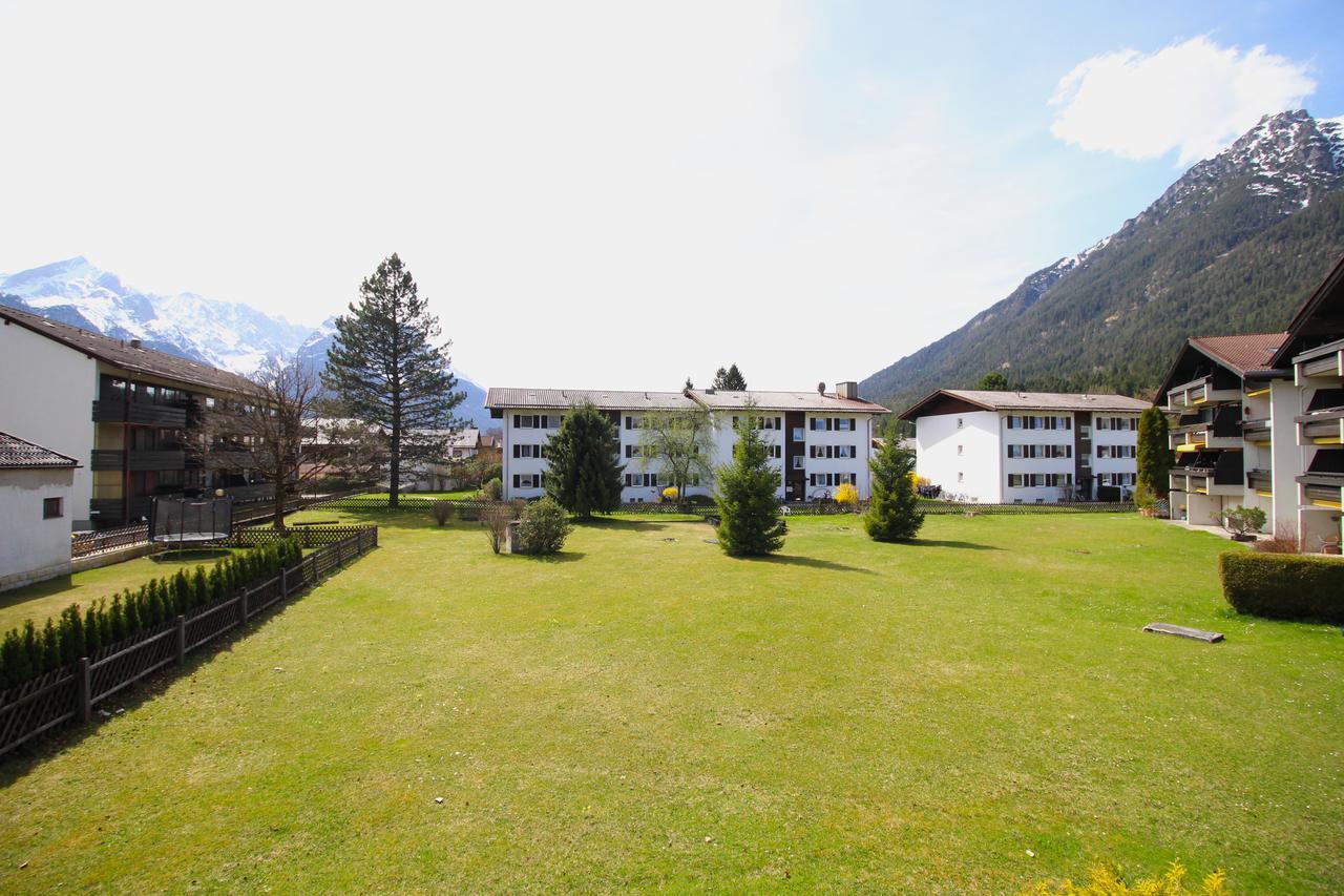 Appartement Lindenschloesschen & Schlossgarten à Garmisch-Partenkirchen Extérieur photo